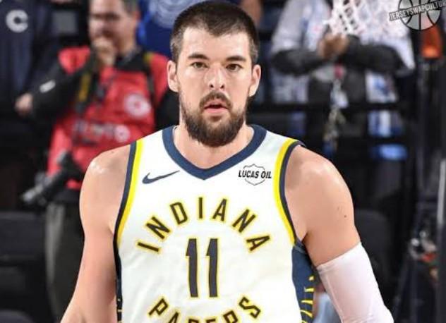 开云体育下载官网-祖巴茨快船生涯数据：场均11.4分9.3板1盖帽，一次防守二阵